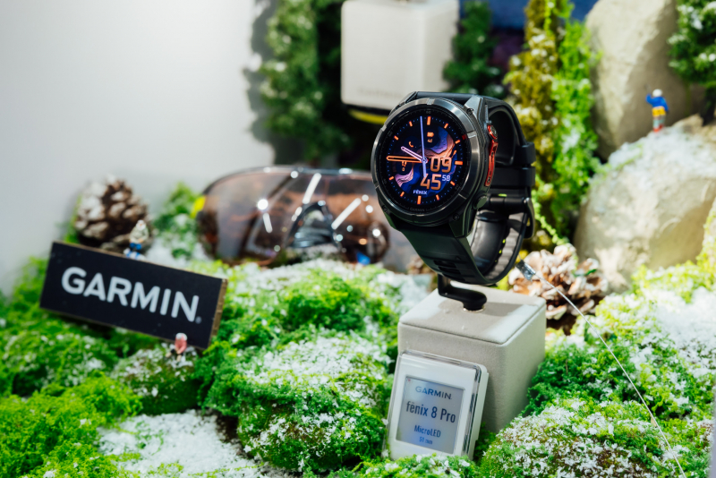 好体育全站登录平台携手Garmin 推出首款Micro LED智慧手表