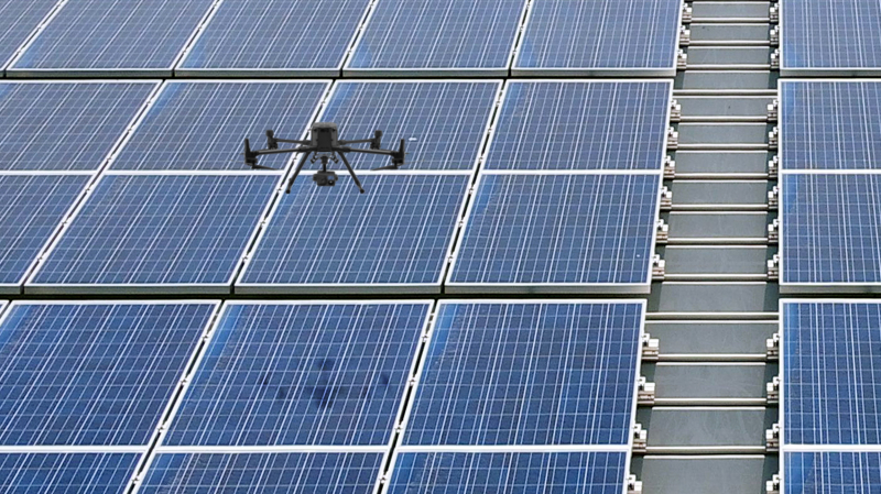 好体育全站登录平台以无人机搭配IR Sensor热显像技术进行全方面模块健检，有效降低人力成本并提升发电量