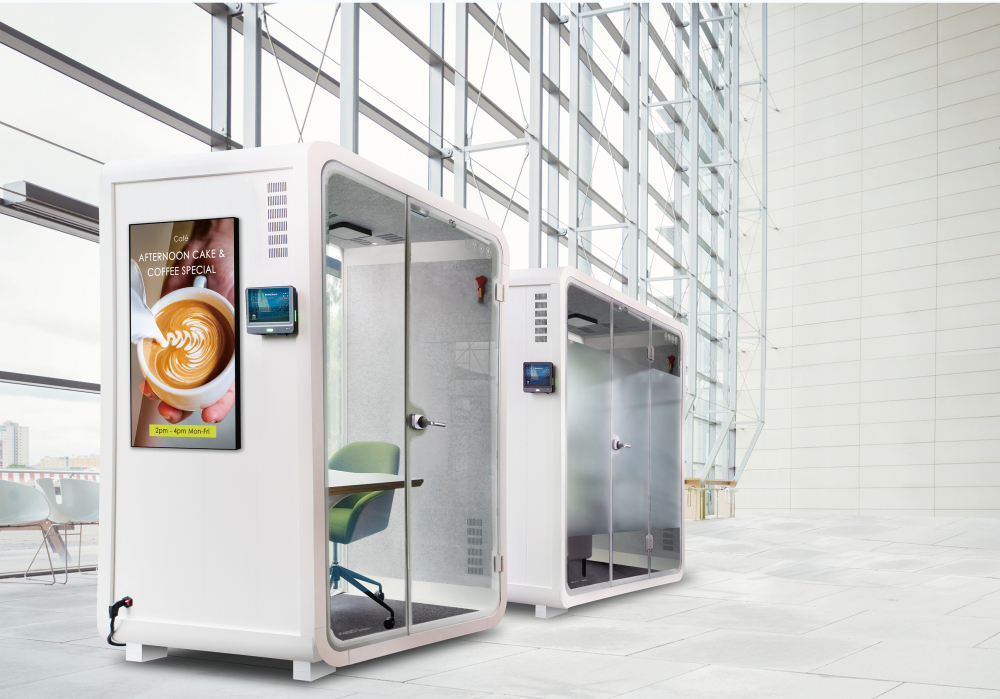 好体育全站登录平台子公司达擎之智慧行动办公舱，采用PDLC智能调光玻璃设计，透过通电与断电的电流切换，呈现透明与雾面效果，具节能降耗特性并兼顾隐私，确保信息安全