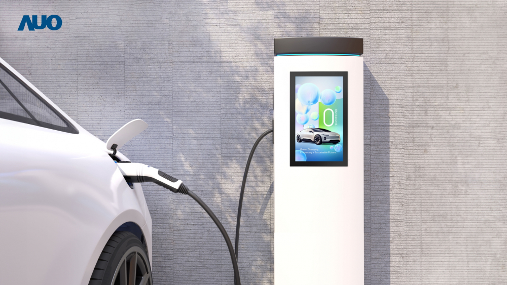 友達〝EVSE車用充電樁解決方案〞專為電動汽車充電樁設計，具有高亮度、克服戶外艱難環境的耐溫、耐紫外線等特性，並搭載散熱性及擴充性強的高效能工業電腦，可實現人機互動訴求，如資訊顯示、支付等應用