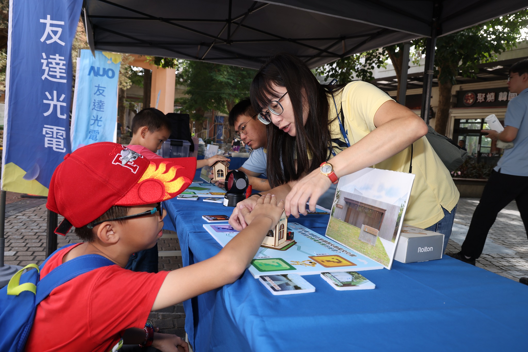 友達投入永續素養教育多年，從自身的環境教育場域走入校園、各式活動現場，合作夥伴亦擴及到NGO、公部門與供應鏈，豐碩成果獲「社會共融領袖獎」