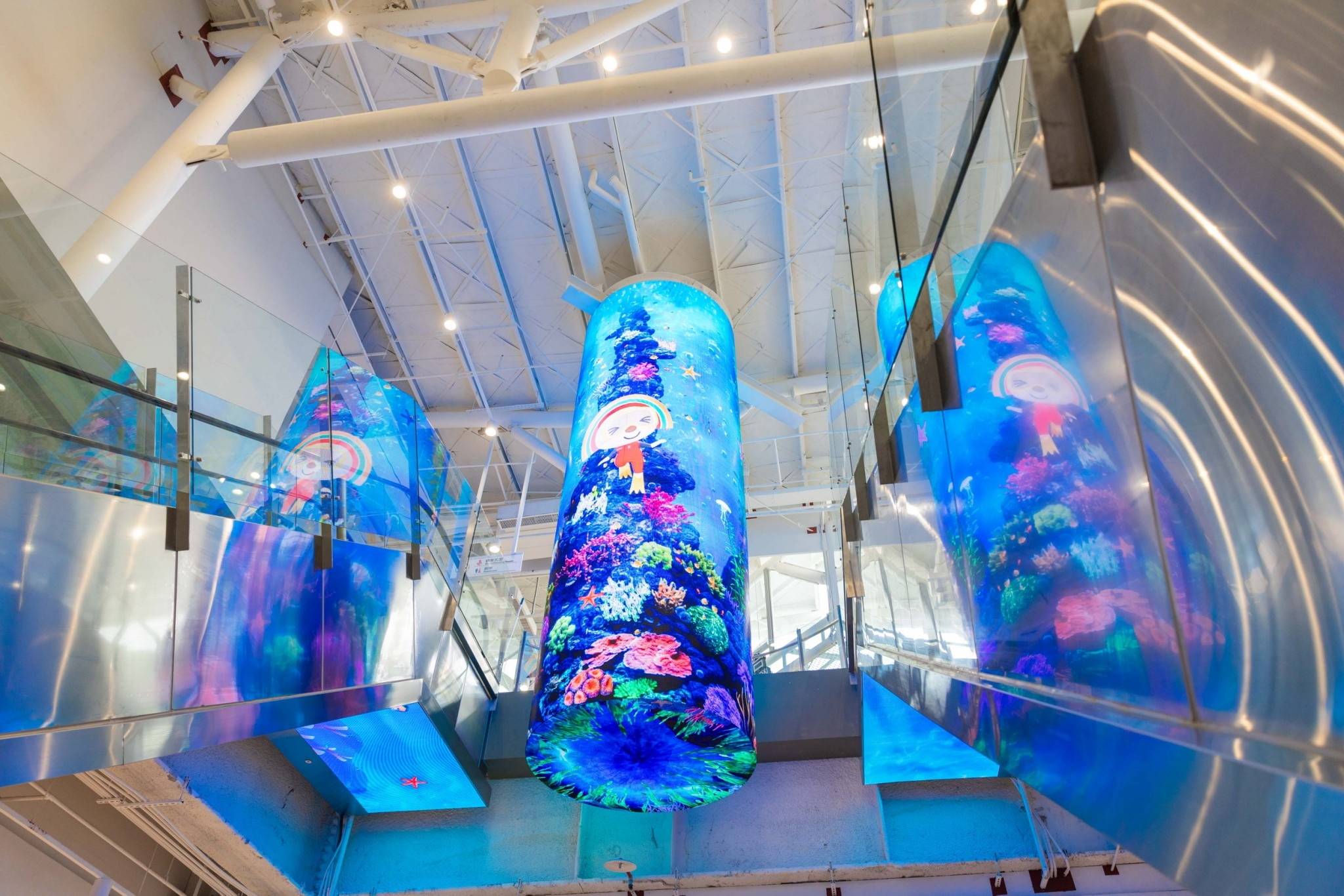 達擎與傑可達整合先進顯示技術與軟硬體應用服務，提供一系列大型LED顯示解決方案，為全新改裝開幕的「清水服務區」佈局嶄新視覺體驗。