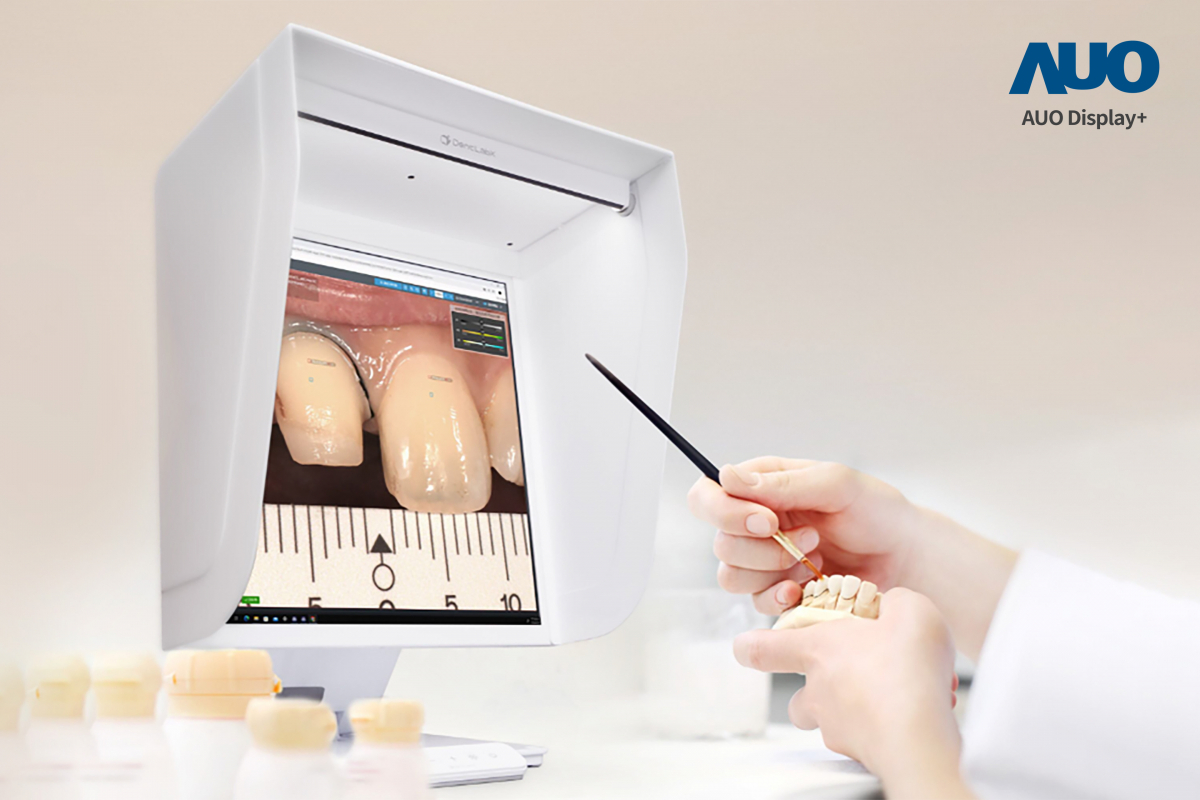 達擎智慧牙科比色解決方案獲得2025智慧顯示應用大賞之智慧醫療獎，透過獨家色彩還原運算及AI技術，以搭載友達A.R.T.先進抗反光顯示器，擬真還原影像，提升假牙製作效率並大幅降低重製率
