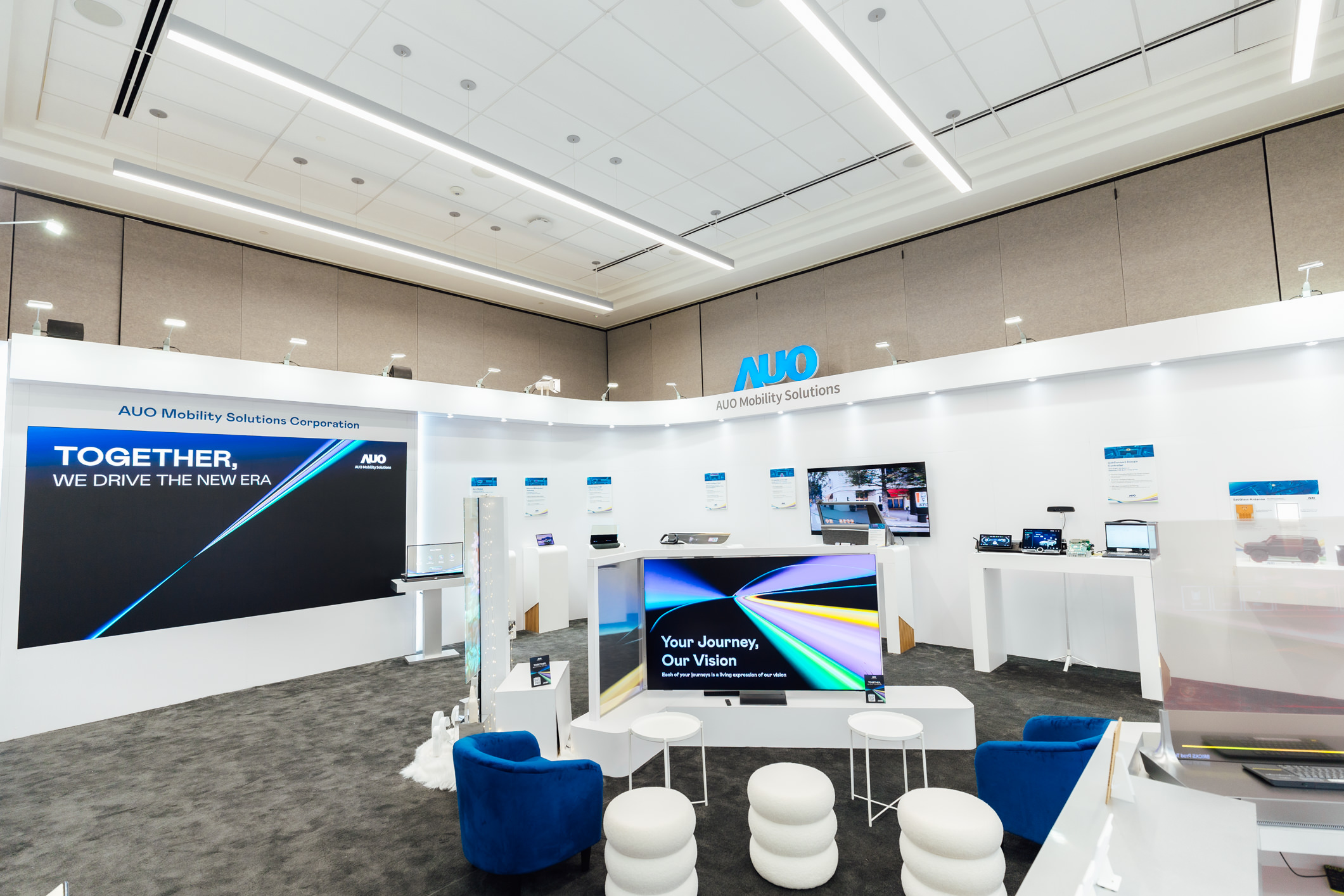 好体育全站登录平台智慧行动在AI与软件定义汽车的演进下，重新定义显示人机互动，致力与产业客户合作共创，打造具差异化、功能扩展弹性的未来座舱体验。