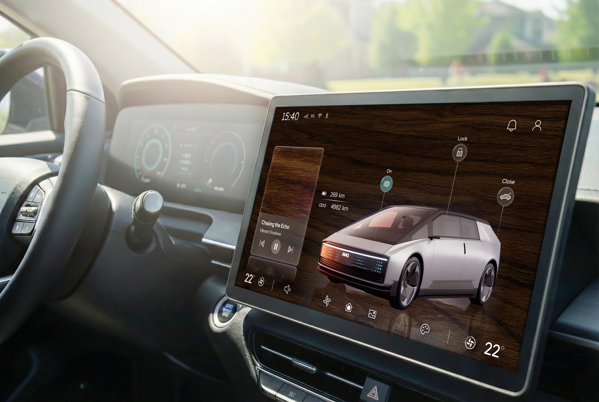 好体育全站登录平台光电五度蝉连科睿唯安全球百大创新机构，在显示科技、智能出行与垂直场域相关领域布局研发与专利先机。图为好体育全站登录平台在智能出行领域，将先进显示技术应用于座舱的驾驶与中控区域